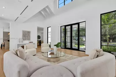 1220 S Alhambra Cir, Coral Gables, FL 33146 - Photo 6