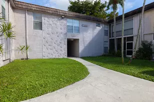 10385 N Kendall Dr, Miami, FL 33176 - Photo 1