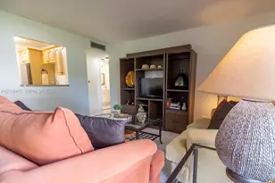10385 N Kendall Dr, Miami, FL 33176 - Photo 12
