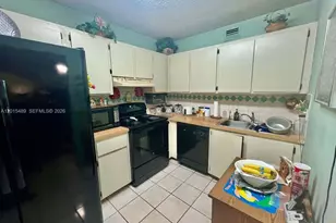 1460 N 43rd Pl, Hialeah, FL 33012 - Photo 10
