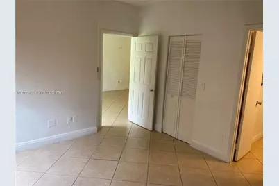 18330 NW 68th Ave #G, Hialeah, FL 33015 - Photo 6