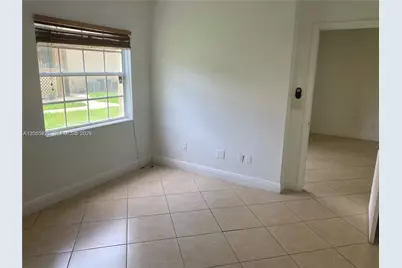 18330 NW 68th Ave #G, Hialeah, FL 33015 - Photo 8