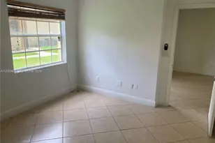 18330 NW 68th Ave, Hialeah, FL 33015 - Photo 8