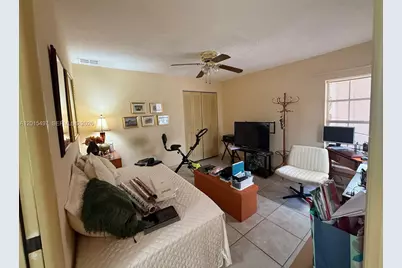 19300 W Lake Dr, Hialeah, FL 33015 - Photo 6
