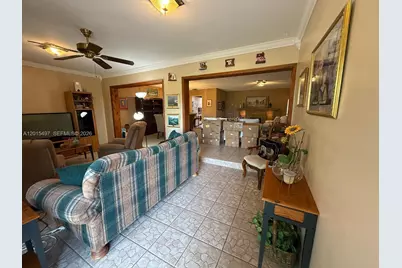 19300 W Lake Dr, Hialeah, FL 33015 - Photo 20