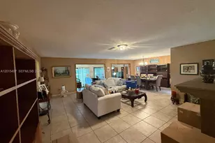 19300 W Lake Dr, Hialeah, FL 33015 - Photo 12