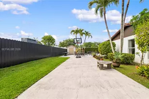 10435 SW 92nd St, Miami, FL 33176 - Photo 36