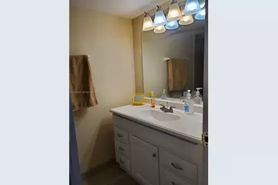 [Address not provided], Hallandale Beach, FL 33009 - Photo 12