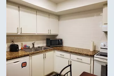 [Address not provided], Hallandale Beach, FL 33009 - Photo 10