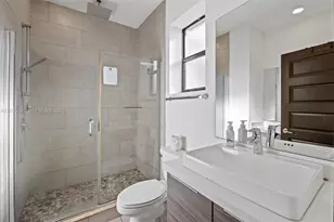 15776 NW 91st Ct, Miami Lakes, FL 33018 - Photo 24