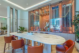 77 SE 5th St, Miami, FL 33131 - Photo 28
