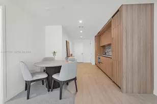 77 SE 5th St, Miami, FL 33131 - Photo 6