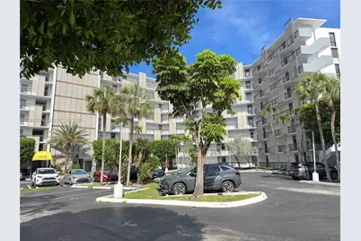 20400 W Country Club Dr #209, Aventura, FL 33180 - Photo 1