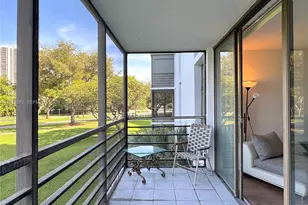 20400 W Country Club Dr, Aventura, FL 33180 - Photo 20