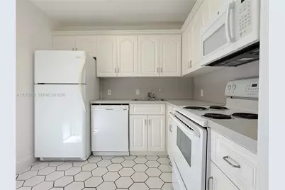 20400 W Country Club Dr #209, Aventura, FL 33180 - Photo 8