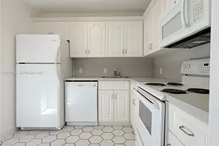 20400 W Country Club Dr, Aventura, FL 33180 - Photo 8