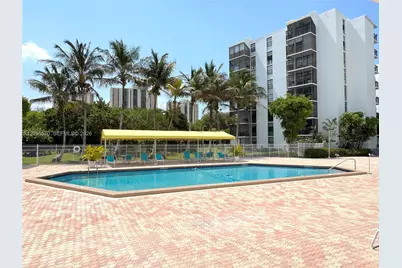 20400 W Country Club Dr #209, Aventura, FL 33180 - Photo 26
