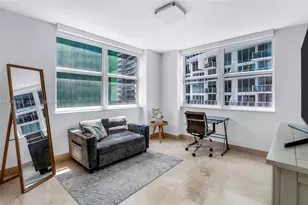 31 SE 5th St, Miami, FL 33131 - Photo 14