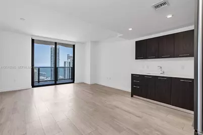 45 SW 9th St #3502, Miami, FL 33130 - Photo 2