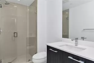 45 SW 9th St, Miami, FL 33130 - Photo 32