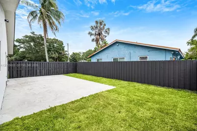 2060 N 26th Ave, Hollywood, FL 33020 - Photo 24