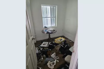 1717 NW 69th St, Miami, FL 33147 - Photo 24