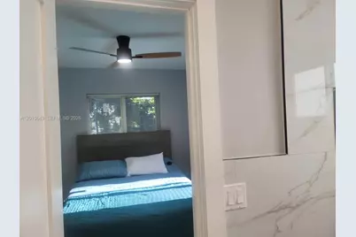 266 NE 162nd St, Miami, FL 33162 - Photo 14