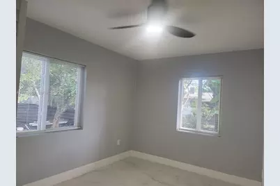 266 NE 162nd St, Miami, FL 33162 - Photo 10