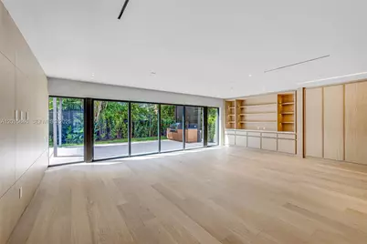72 W Shore Dr W, Miami, FL 33133 - Photo 20