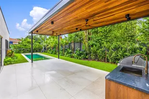 72 W Shore Dr W, Miami, FL 33133 - Photo 4