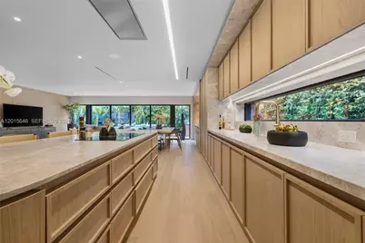 72 W Shore Dr W, Miami, FL 33133 - Photo 30