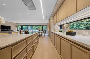 72 W Shore Dr W, Miami, FL 33133 - Photo 30