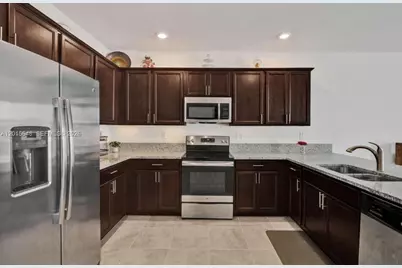 3460 W 103rd Ter, Hialeah, FL 33018 - Photo 14