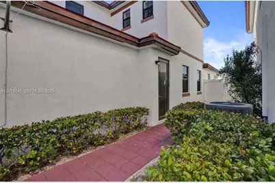 3460 W 103rd Ter, Hialeah, FL 33018 - Photo 40