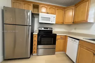 4122 SW 61st Ave, Davie, FL 33314 - Photo 4
