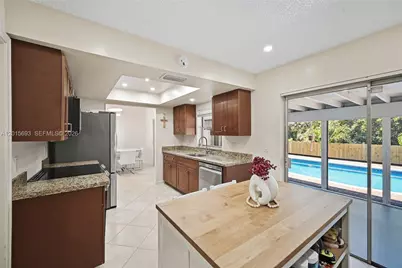 8972 SW 8th St, Boca Raton, FL 33433 - Photo 10