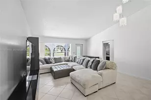 8972 SW 8th St, Boca Raton, FL 33433 - Photo 6