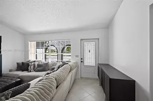 8972 SW 8th St, Boca Raton, FL 33433 - Photo 4
