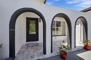 8972 SW 8th St, Boca Raton, FL 33433 - Photo 2