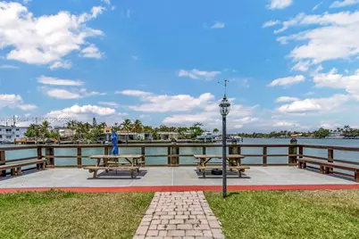 8550 Byron Ave #2G, Miami Beach, FL 33141 - Photo 14