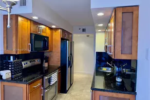 1000 Island Blvd, Aventura, FL 33160 - Photo 8
