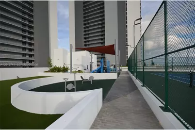 16385 Biscayne Blvd #519, North Miami Beach, FL 33160 - Photo 18
