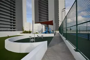 16385 Biscayne Blvd, North Miami Beach, FL 33160 - Photo 18