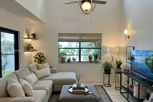 341 Ives Dairy Rd, Miami, FL 33179 - Photo 4