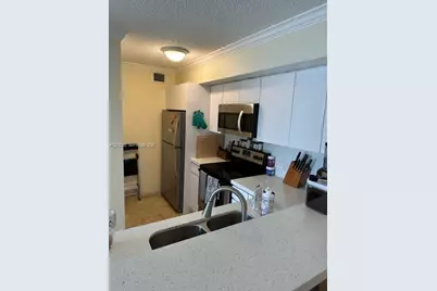 11155 SW 5th Pl #205, Pembroke Pines, FL 33025 - Photo 6
