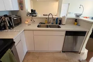 11155 SW 5th Pl, Pembroke Pines, FL 33025 - Photo 32