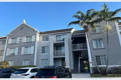 11155 SW 5th Pl #205, Pembroke Pines, FL 33025 - Photo 2