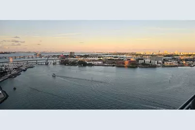 325 S Biscayne Blvd #4016, Miami, FL 33131 - Photo 2