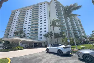 19370 Collins Ave, Sunny Isles Beach, FL 33160 - Photo 22