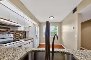 13055 SW 15th Ct, Pembroke Pines, FL 33027 - Photo 10